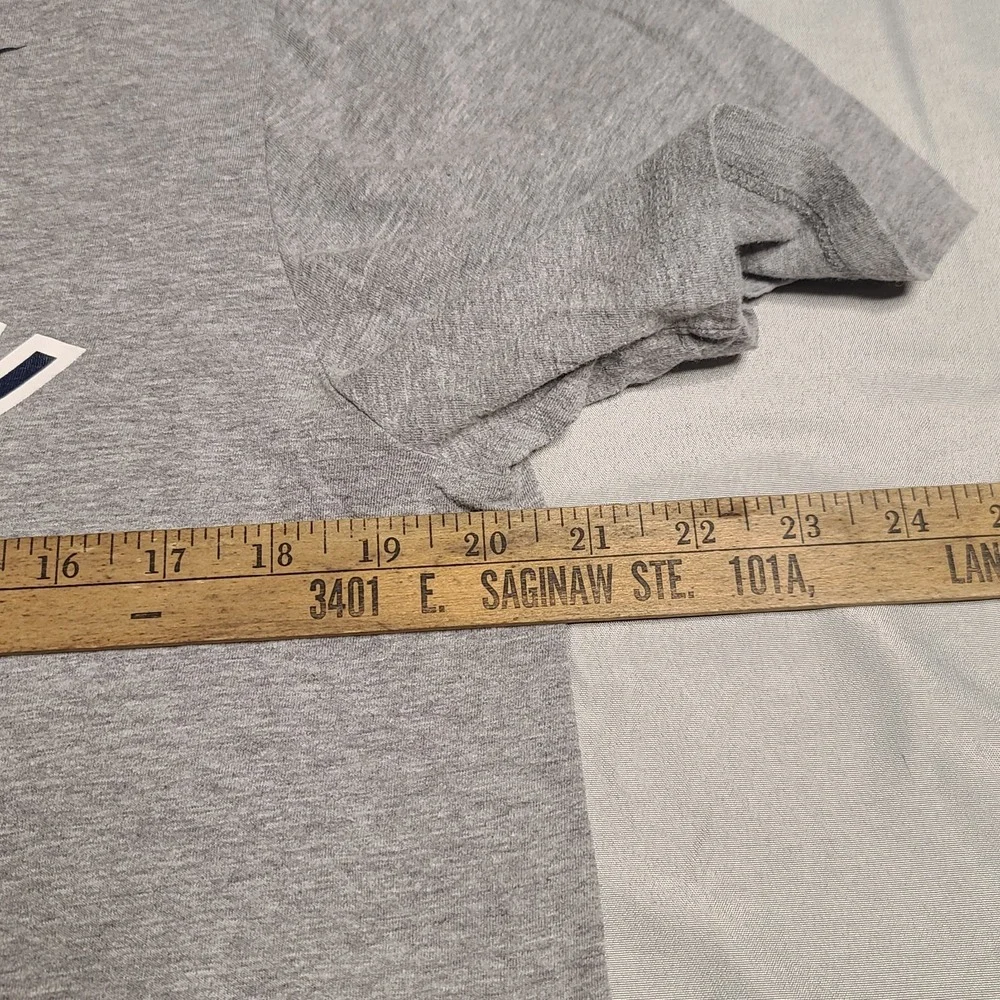 Nike T‎ Shirt Large NY Yankees Baseball MLB Opening Day Grey Home Run